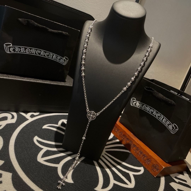 Ch*0me He**ts necklaces